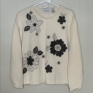 Alfred Dunner Cream and Black Floral Beaded Blouse size XL *read description*